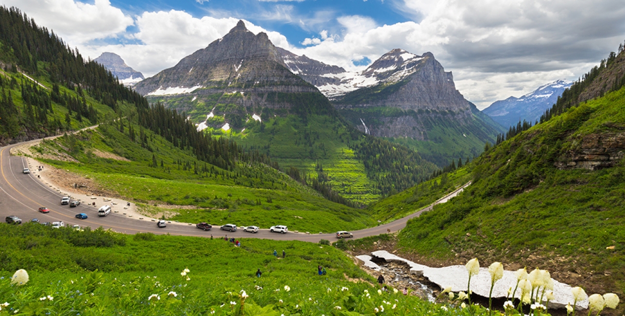 Visitors at Going to the Sun road, Glacier National Park, Montana