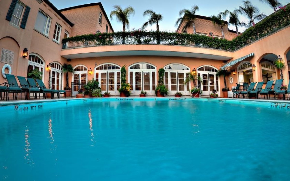 Hotel Monteleone Rooftop Heated Pool