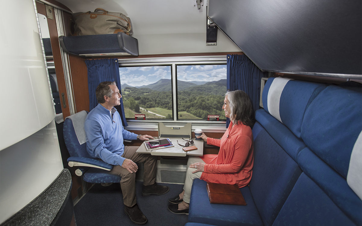 Amtrak-Roomette-couple