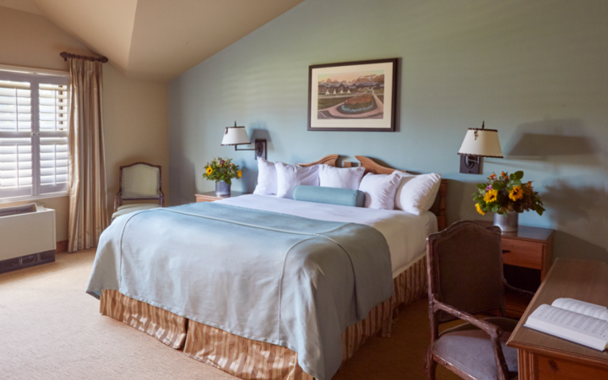 Grouse Mountain Lodge, MT, room