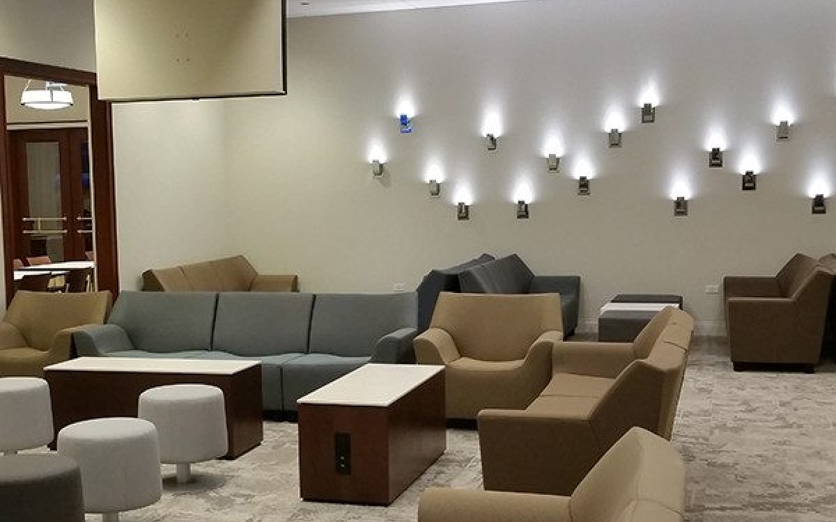 seating at amtrak chicago lounge seating at amtrak chicago lounge