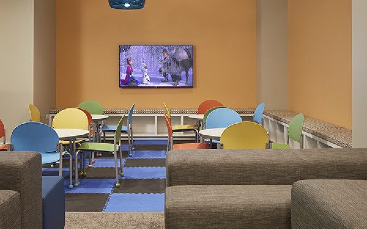 seating at amtrak chicago lounge seating at amtrak chicago lounge