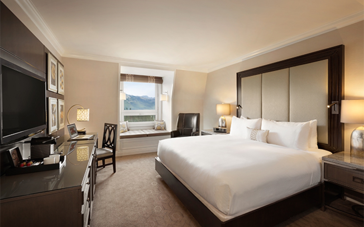 fairmont-lake-louise