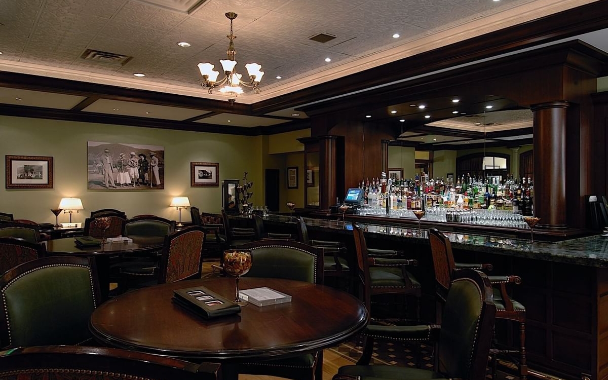 hotel-colorado-bar