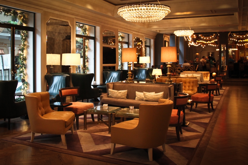 Hotel Monteleone Carousel Bar & Lounge seating