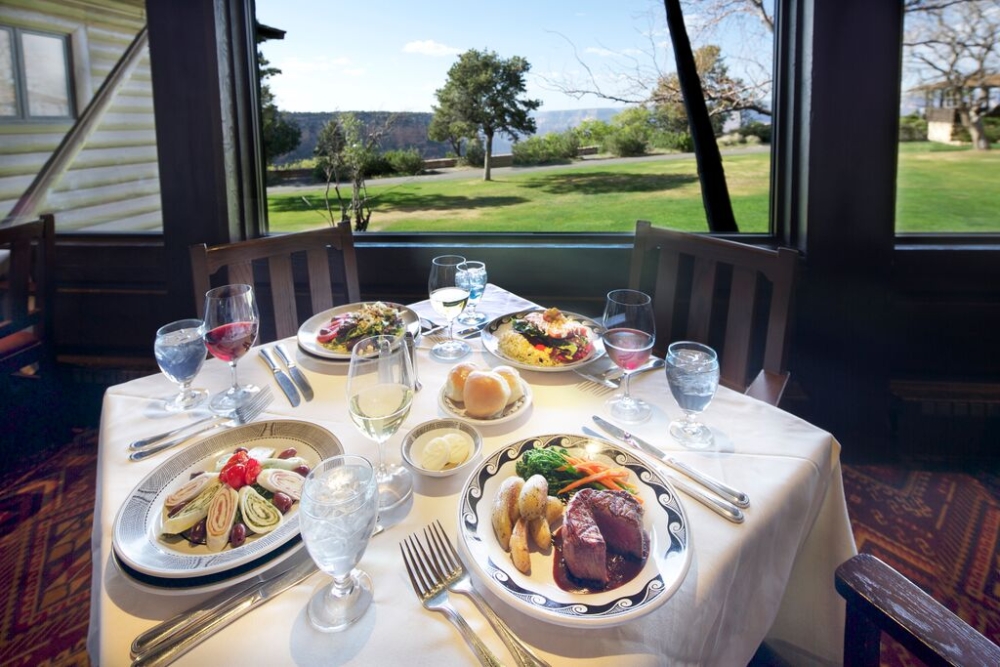 El Tovar dining room